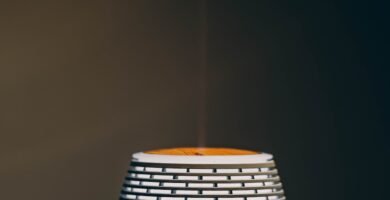 加湿器から蒸気が出ているイメージ